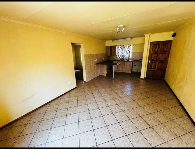 2 BEDROOM FREEHOLD FOR SALE IN STONEHENGE EXT 5
